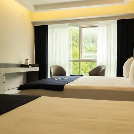 Newarise Hotel